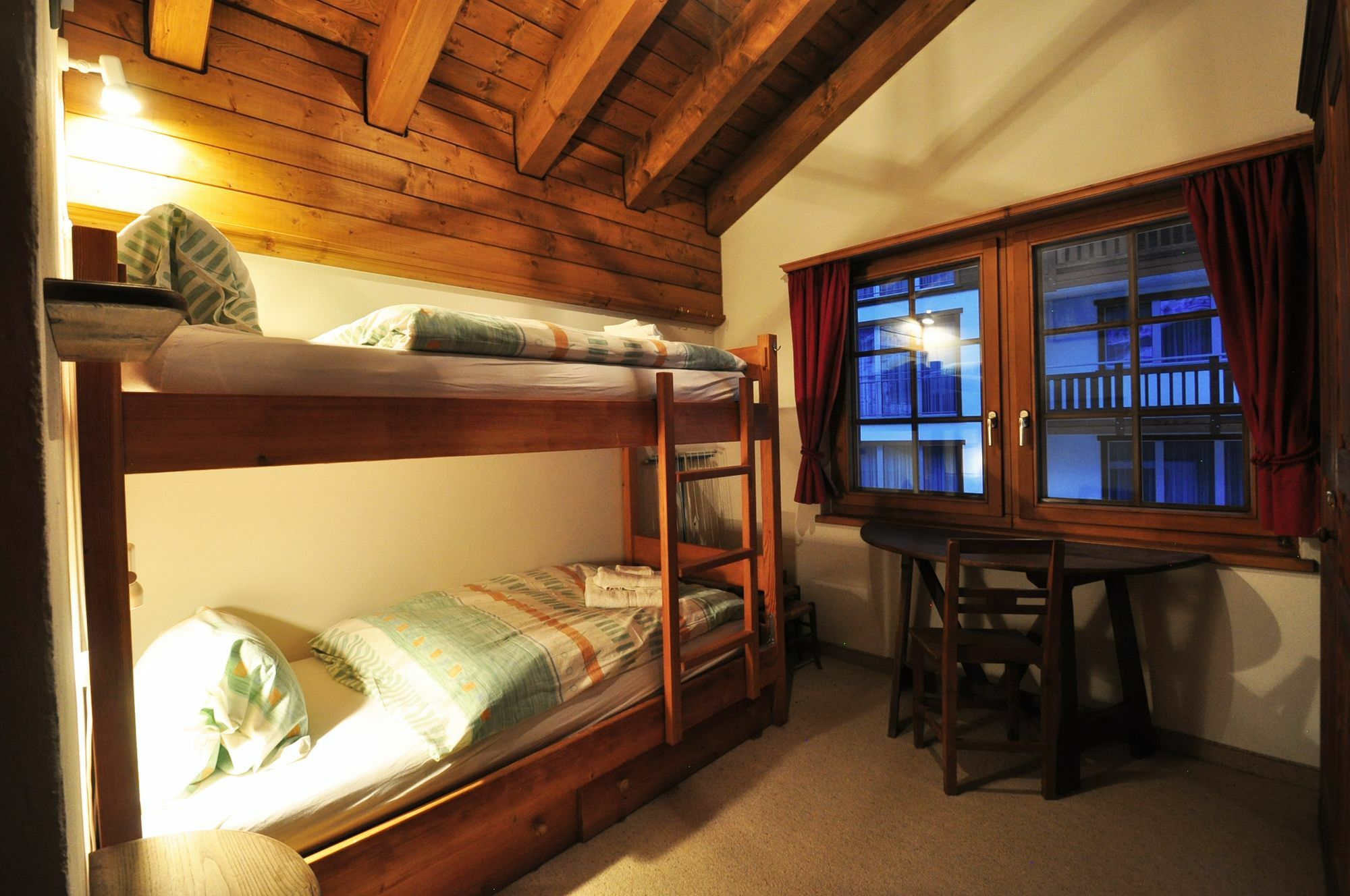 Haus Tiefbach - Apartment Cervino Zermatt Exterior foto